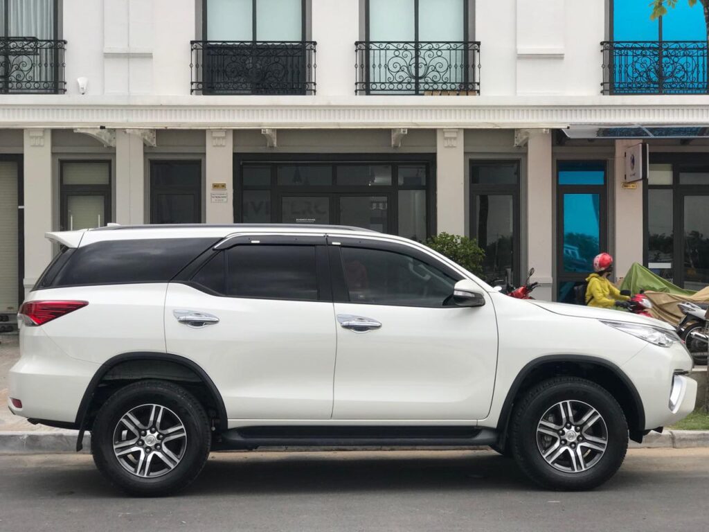 Thuê xe du lịch 7 chỗ