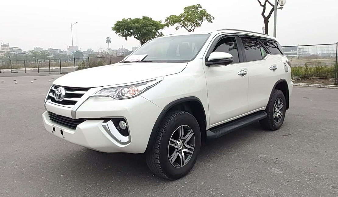 Xe du lịch 7 chỗ